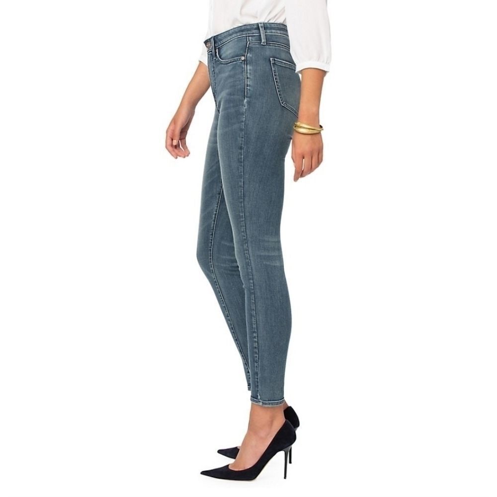 NYDJ  AMI SKINNY LIFTXTUCK TECHNOLOGY JEANS